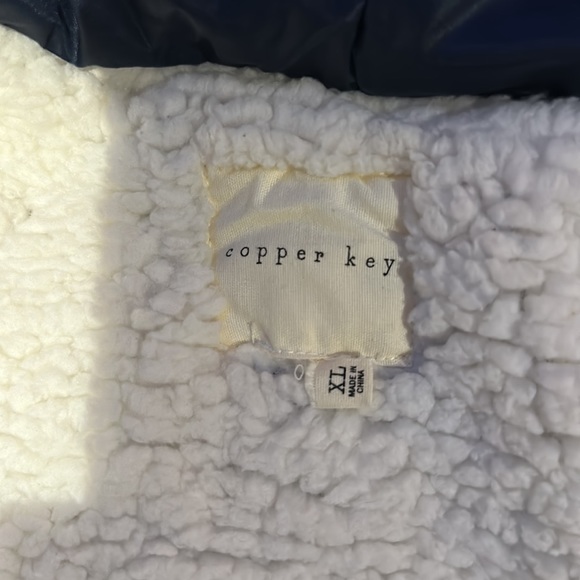 Jacket - Picture 5 of 10